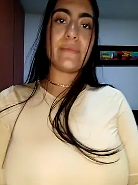 Snapshot of miakhalifaaa_ chatting on 06-21-26, 10:45 miakhalifaaa online show from 06-21-26, 10:45