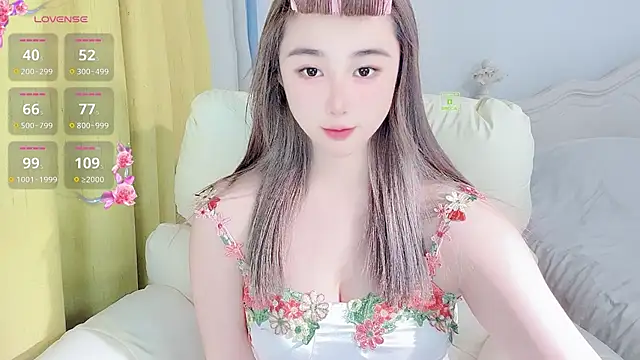 Snapshot of Caitlyn__ chatting on 02-24-26, 12:47 Caitlyn online show from 02-24-26, 12:47