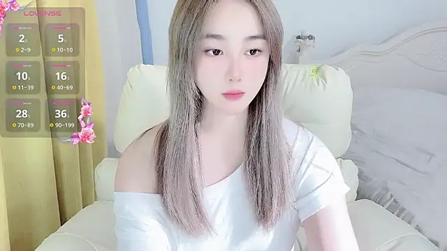 Snapshot of Caitlyn__ chatting on 04-06-26, 12:50 Caitlyn online show from 04-06-26, 12:50