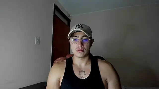 Leoknight online show from 03-05-25, 10:54