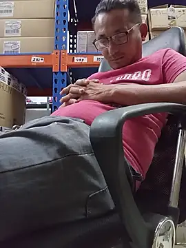 Andresguz35 online show from 10-18-25, 05:03