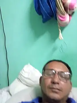 Andresguz35 online show from 02-27-26, 04:56