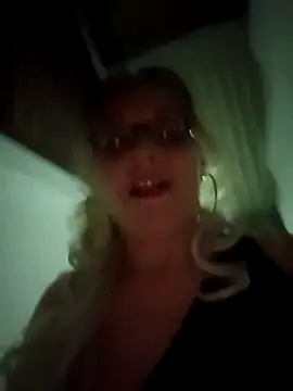 Fenix 528 online show from 11-15-25, 02:42