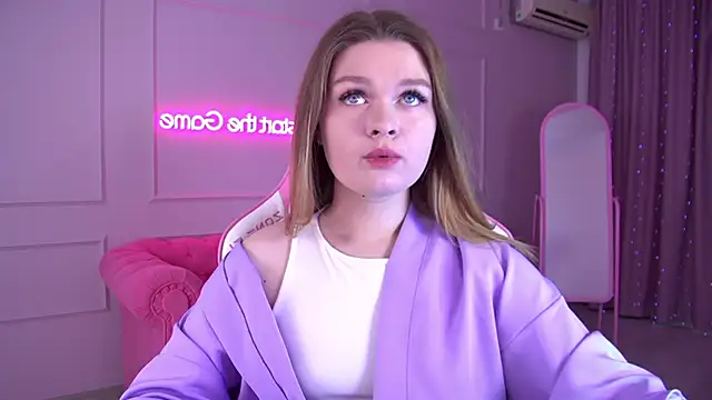 CrystalLyons online show from 01-30-25, 06:24