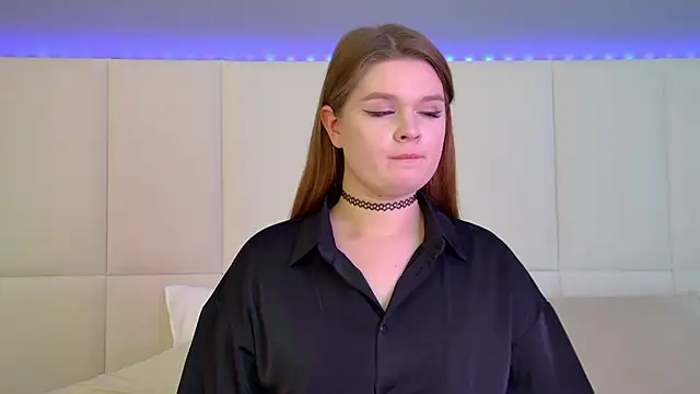 CrystalLyons online show from 03-04-25, 04:09