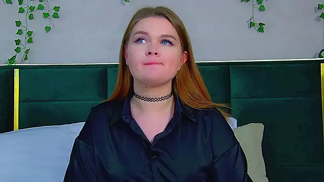 CrystalLyons online show from 03-12-25, 09:13