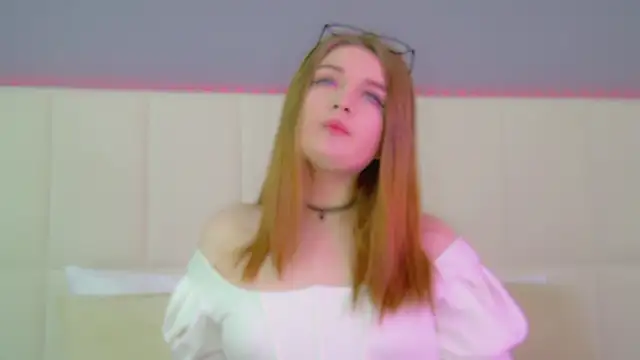 CrystalLyons online show from 03-18-25, 06:25