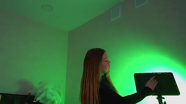 CrystalLyons online show from 11-01-25, 06:04