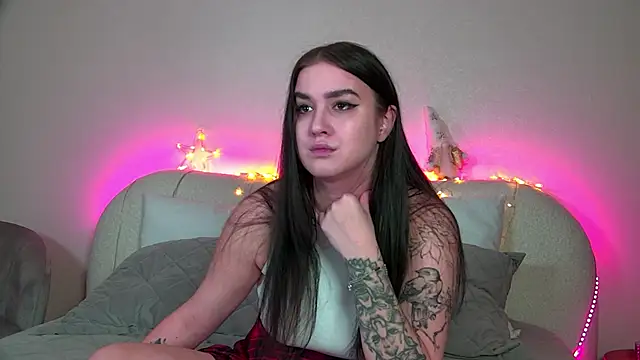 ChristinaMilton online show from 01-10-25, 04:30