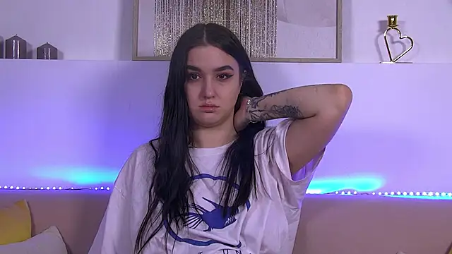 ChristinaMilton online show from 01-22-25, 04:44