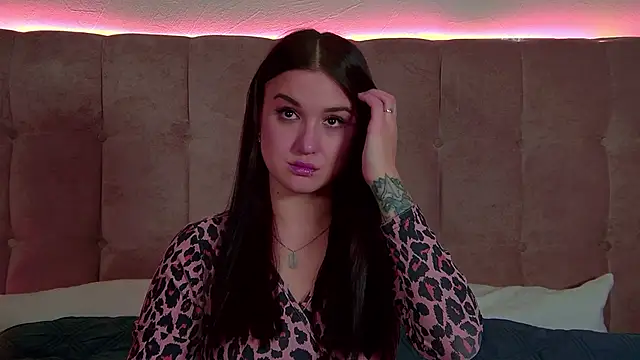 ChristinaMilton online show from 11-27-25, 06:10