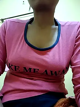 Snapshot of Sanaya_7 chatting on 01-08-25, 06:20 Sanaya 7 online show from 01-08-25, 06:20