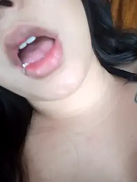 JESSYCORTES online show from 12-19-24, 05:18