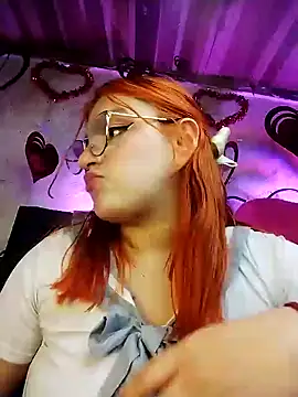 Snapshot of SophiaWeestt99 chatting on 02-10-25, 04:30 SophiaWeestt99 online show from 02-10-25, 04:30