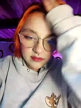 Snapshot of SophiaWeestt99 chatting on 02-12-25, 01:30 SophiaWeestt99 online show from 02-12-25, 01:30