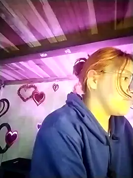 Snapshot of SophiaWeestt99 chatting on 02-21-25, 01:22 SophiaWeestt99 online show from 02-21-25, 01:22