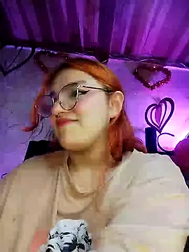 Snapshot of SophiaWeestt99 chatting on 02-24-25, 04:27 SophiaWeestt99 online show from 02-24-25, 04:27