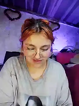 Snapshot of SophiaWeestt99 chatting on 03-06-25, 08:19 SophiaWeestt99 online show from 03-06-25, 08:19