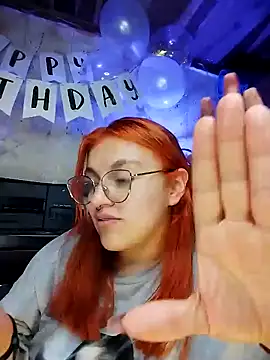 Snapshot of SophiaWeestt99 chatting on 03-11-25, 07:48 SophiaWeestt99 online show from 03-11-25, 07:48