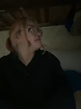 Snapshot of SophiaWeestt99 chatting on 09-09-25, 02:22 SophiaWeestt99 online show from 09-09-25, 02:22