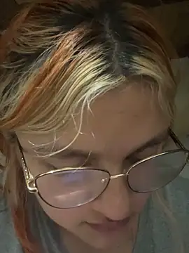 Snapshot of SophiaWeestt99 chatting on 09-11-25, 03:17 SophiaWeestt99 online show from 09-11-25, 03:17