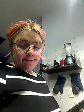 Snapshot of SophiaWeestt99 chatting on 09-27-25, 10:59 SophiaWeestt99 online show from 09-27-25, 10:59