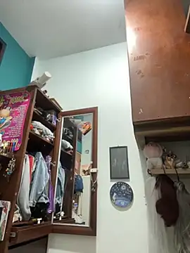 Snapshot of SophiaWeestt99 chatting on 10-10-25, 02:43 SophiaWeestt99 online show from 10-10-25, 02:43