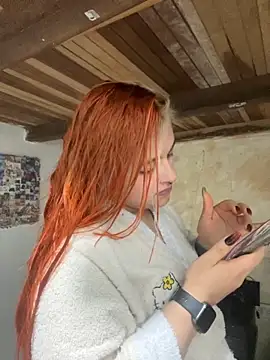 Snapshot of SophiaWeestt99 chatting on 10-21-25, 02:45 SophiaWeestt99 online show from 10-21-25, 02:45