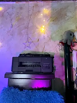 Snapshot of SophiaWeestt99 chatting on 10-31-25, 02:45 SophiaWeestt99 online show from 10-31-25, 02:45