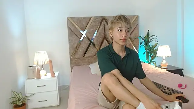 Tommyfoxboy online show from 12-04-24, 12:25