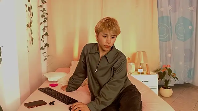 Tommyfoxboy online show from 12-28-24, 10:34