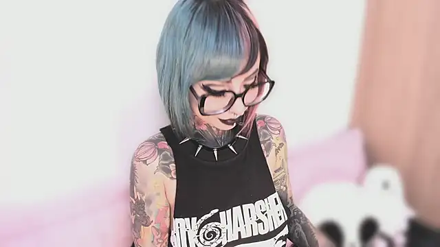 NikkiRamone online show from 10-02-25, 10:28