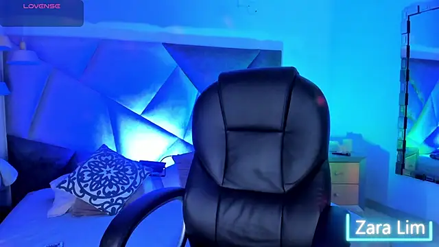 Snapshot of ZaraLim chatting on 01-09-26, 06:21 ZaraLim online show from 01-09-26, 06:21