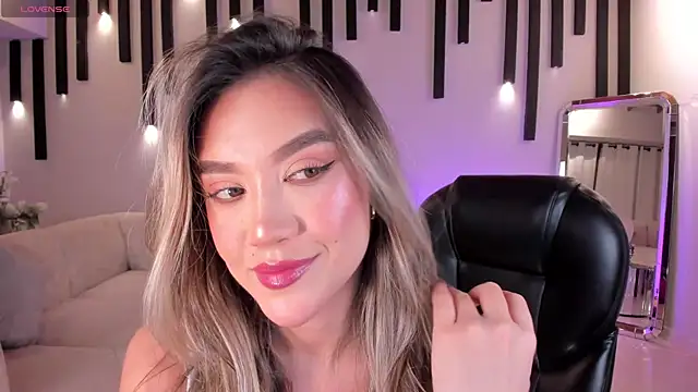 RebeccaHudson online show from 01-30-25, 03:22