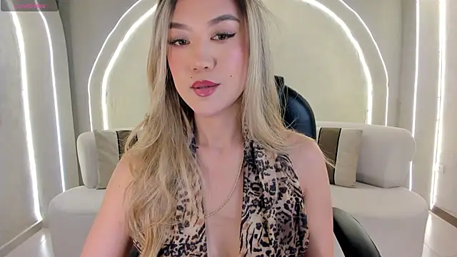 RebeccaHudson online show from 05-12-26, 07:44
