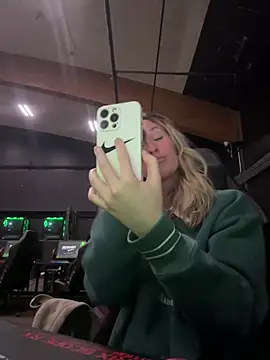 Snapshot of M1ssyk1ssy chatting on 12-26-24, 10:09 M1ssyk1ssy online show from 12-26-24, 10:09