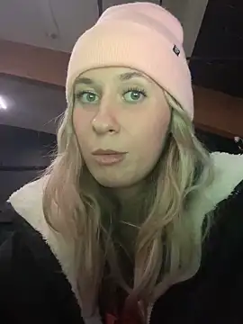 Snapshot of M1ssyk1ssy chatting on 12-30-24, 10:12 M1ssyk1ssy online show from 12-30-24, 10:12