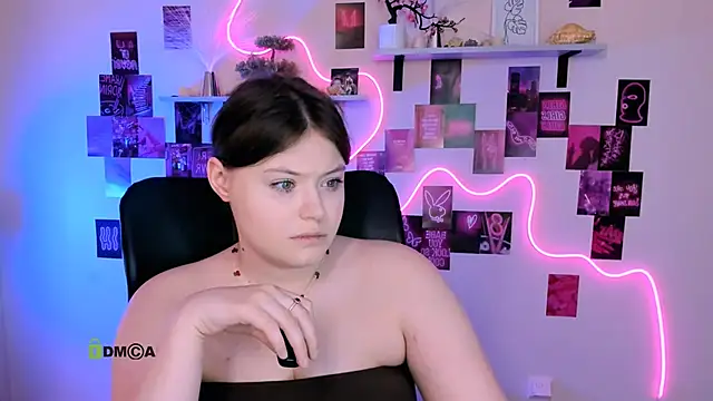 nikole kitt online show from 05-21-26, 06:59