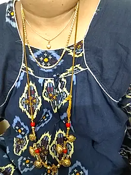 gaurika18 online show from 09-12-25, 12:44