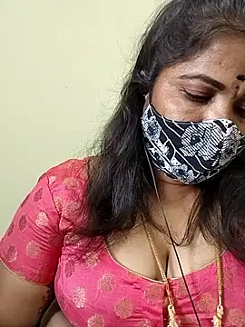 Snapshot of gaurika18 chatting on 04-10-26, 09:36 gaurika18 online show from 04-10-26, 09:36