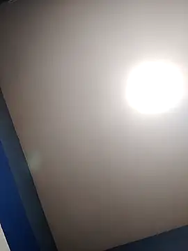 Snapshot of minitranca chatting on 01-15-26, 10:35 minitranca online show from 01-15-26, 10:35