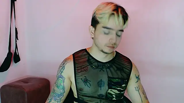 AliceandMax online show from 05-18-26, 12:22