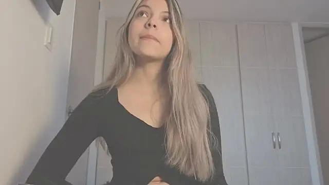 andreau18 online show from 12-18-25, 01:17