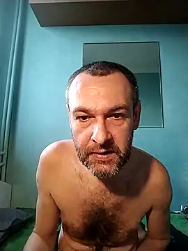 Snapshot of Andrzej-M chatting on 10-04-25, 03:43 Andrzej-M online show from 10-04-25, 03:43