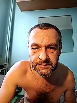 Snapshot of Andrzej-M chatting on 11-20-25, 07:19 Andrzej-M online show from 11-20-25, 07:19