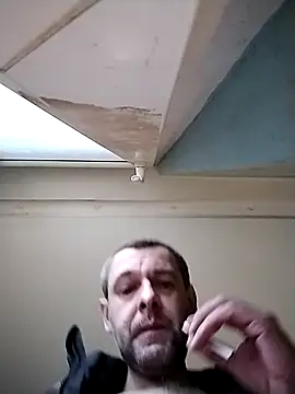 Snapshot of Andrzej-M chatting on 11-25-25, 01:33 Andrzej-M online show from 11-25-25, 01:33