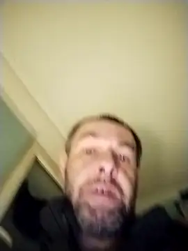 Snapshot of Andrzej-M chatting on 12-05-25, 08:05 Andrzej-M online show from 12-05-25, 08:05