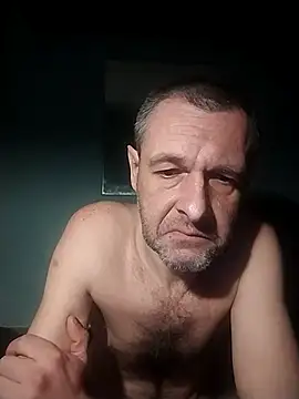 Snapshot of Andrzej-M chatting on 04-17-26, 11:08 Andrzej-M online show from 04-17-26, 11:08