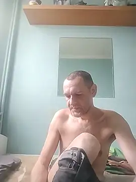 Snapshot of Andrzej-M chatting on 05-17-26, 06:44 Andrzej-M online show from 05-17-26, 06:44