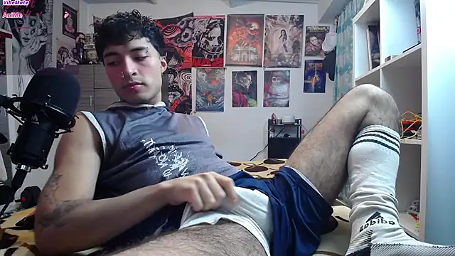 Snapshot of dylan_fun18 chatting on 03-10-26, 10:59 dylan fun18 online show from 03-10-26, 10:59